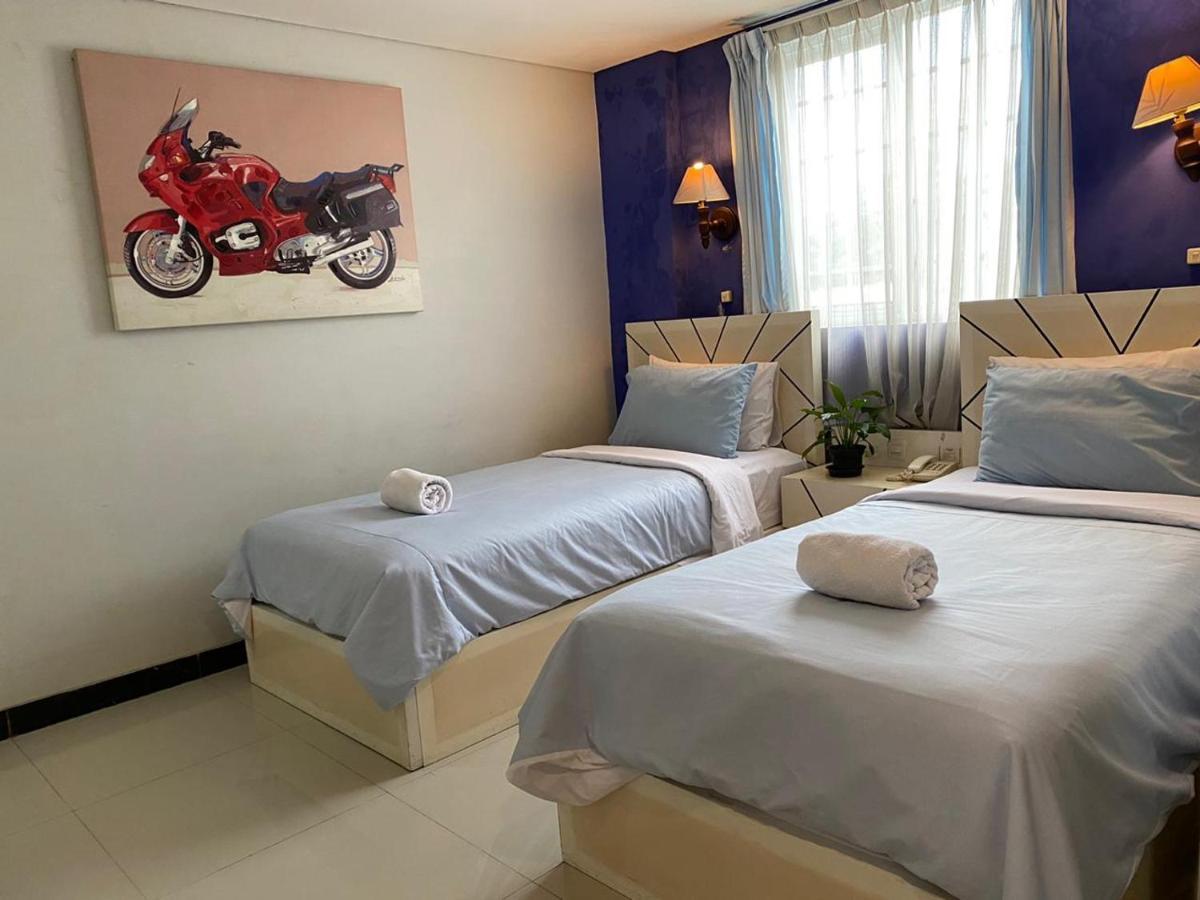La Nostalgie Boutique Guest House Bandung Exteriör bild