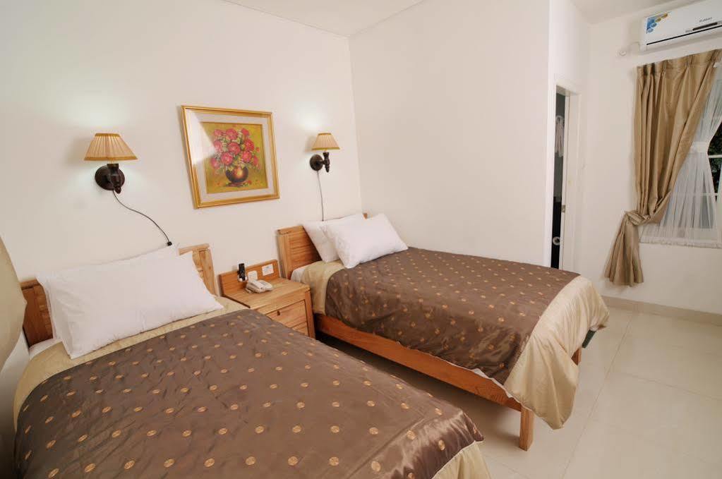 La Nostalgie Boutique Guest House Bandung Exteriör bild