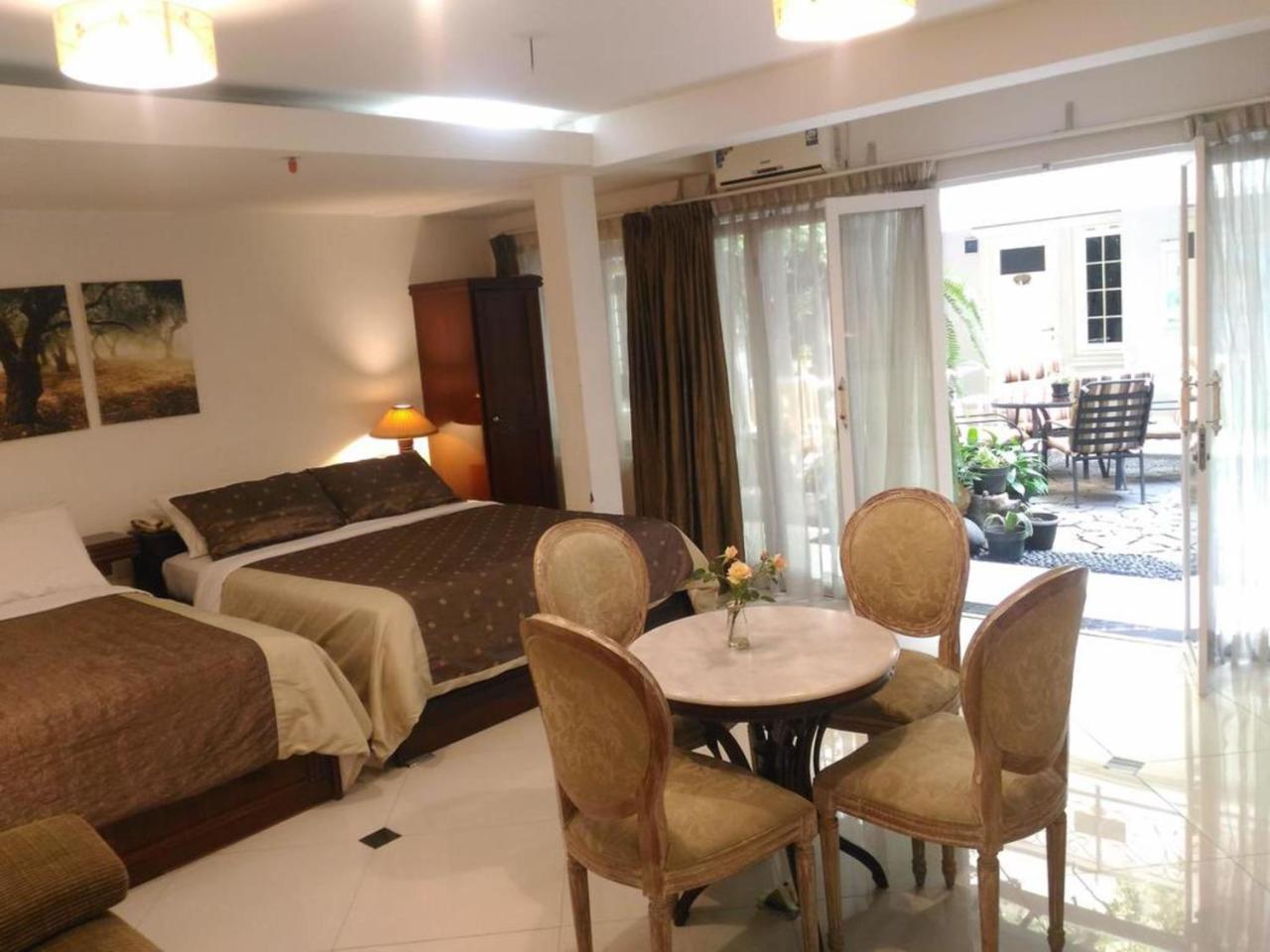 La Nostalgie Boutique Guest House Bandung Exteriör bild