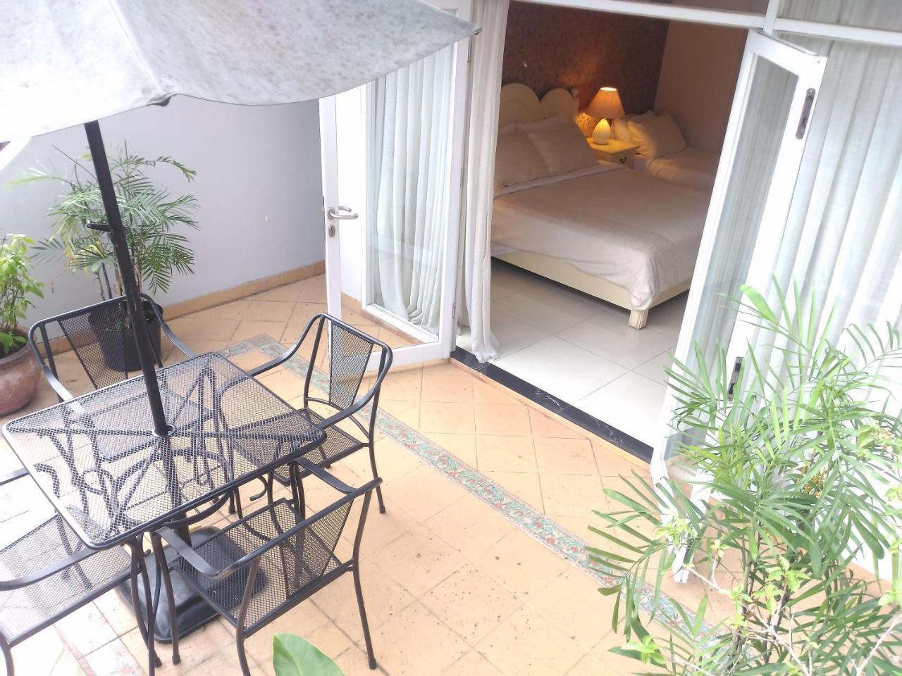 La Nostalgie Boutique Guest House Bandung Exteriör bild
