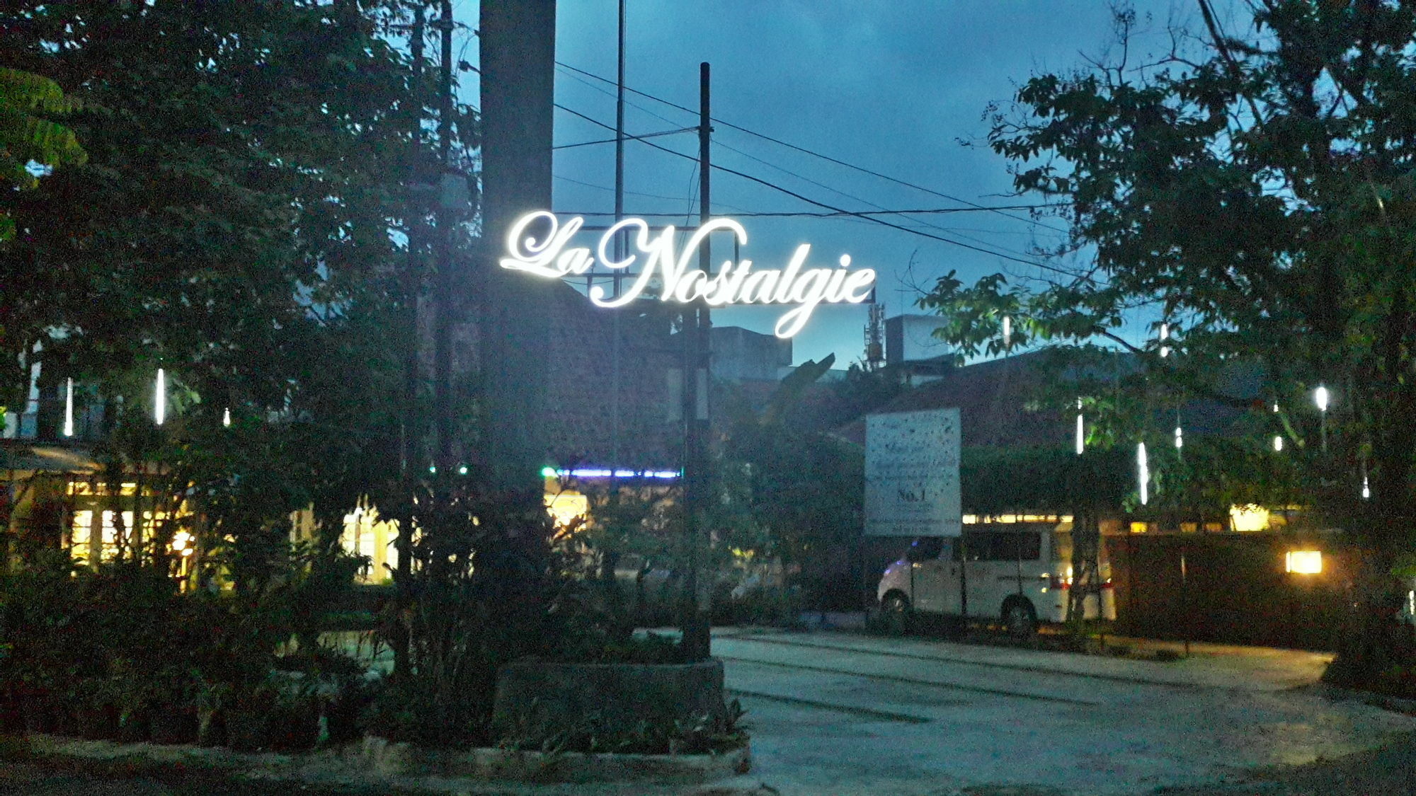 La Nostalgie Boutique Guest House Bandung Exteriör bild